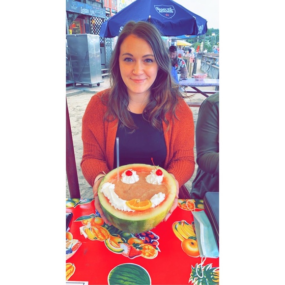 Meet your Posher, Renee - Picture 1 of 1